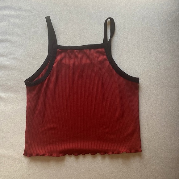 Black red contrast crop top - Picture 2 of 3